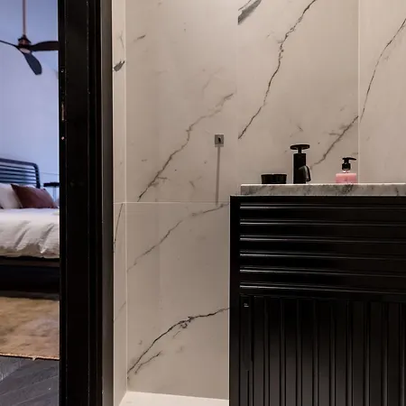 Luxury City Center Bed & Breakfast